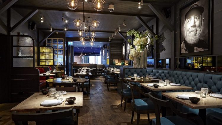 Black-Roe-Interiors-010-e1474904685464-916x515